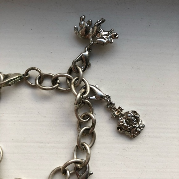 Whimsical & feminine silver charm bracelet - Picture 4 of 7